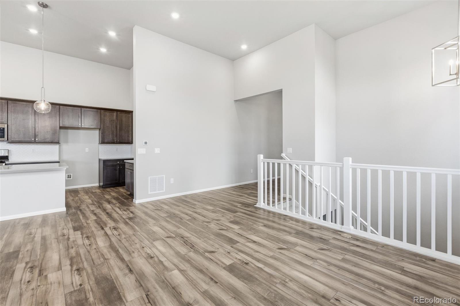 15330 Pontiac Street