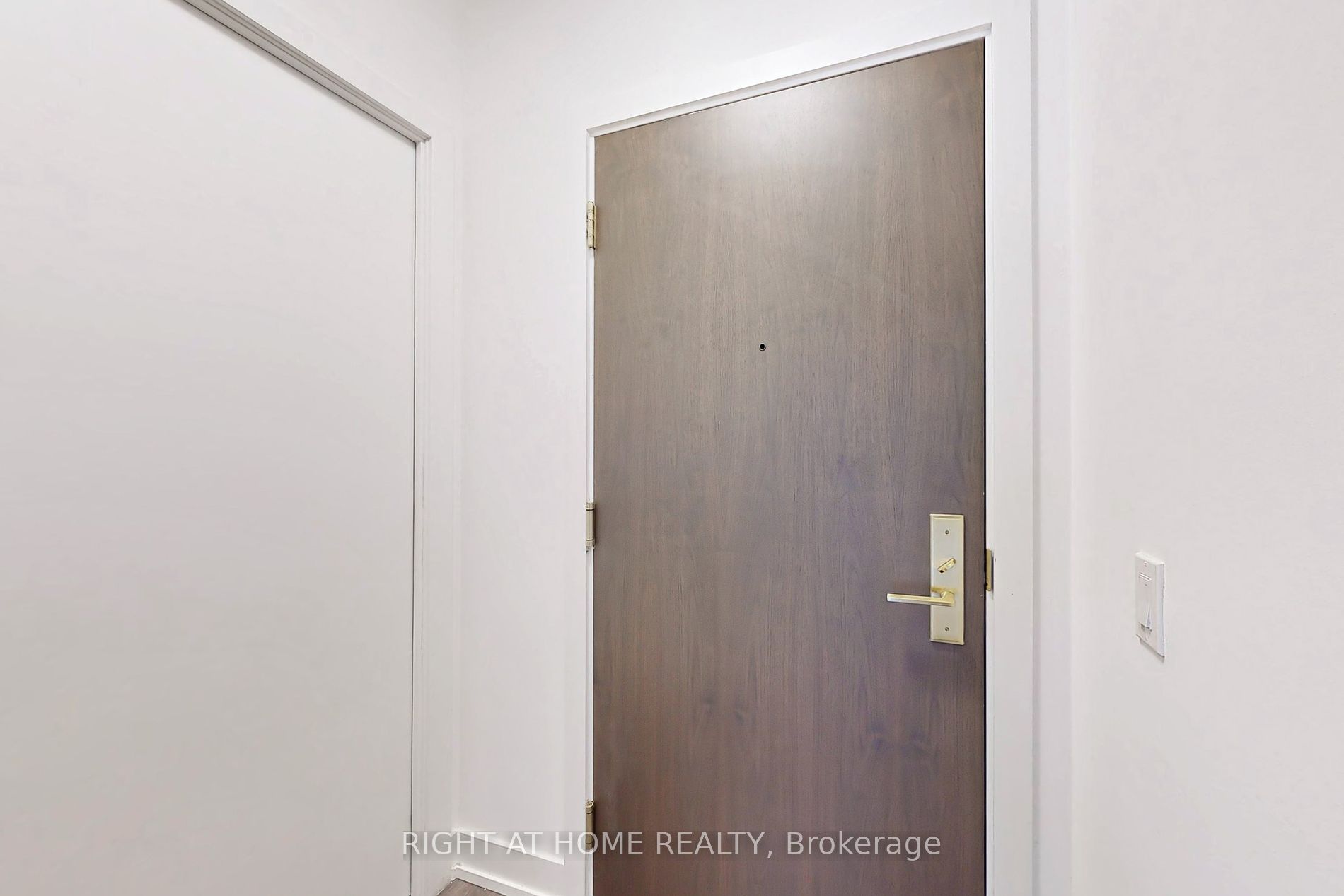 268 Buchanan Dr 501W