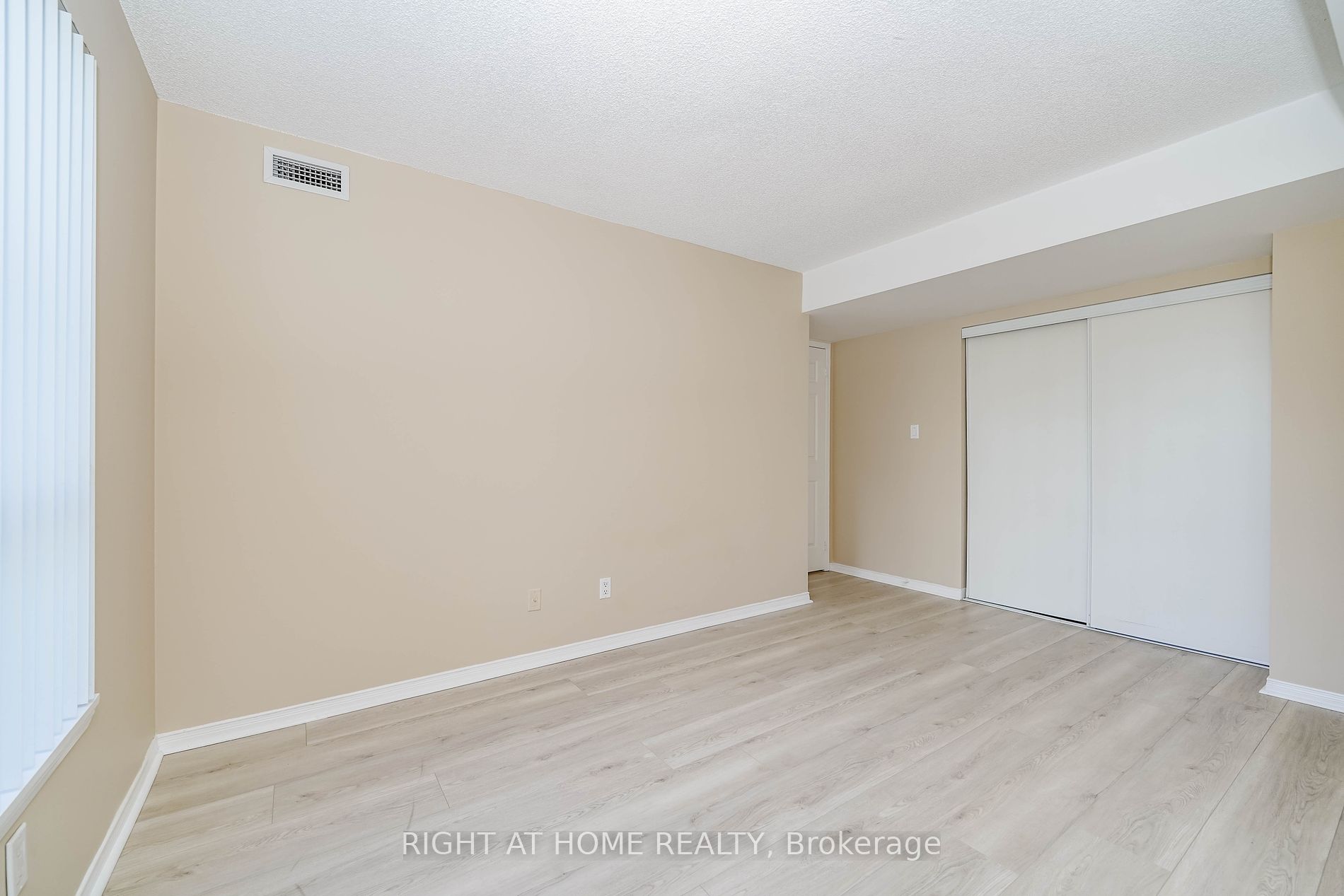 233 Beecroft Rd 319
