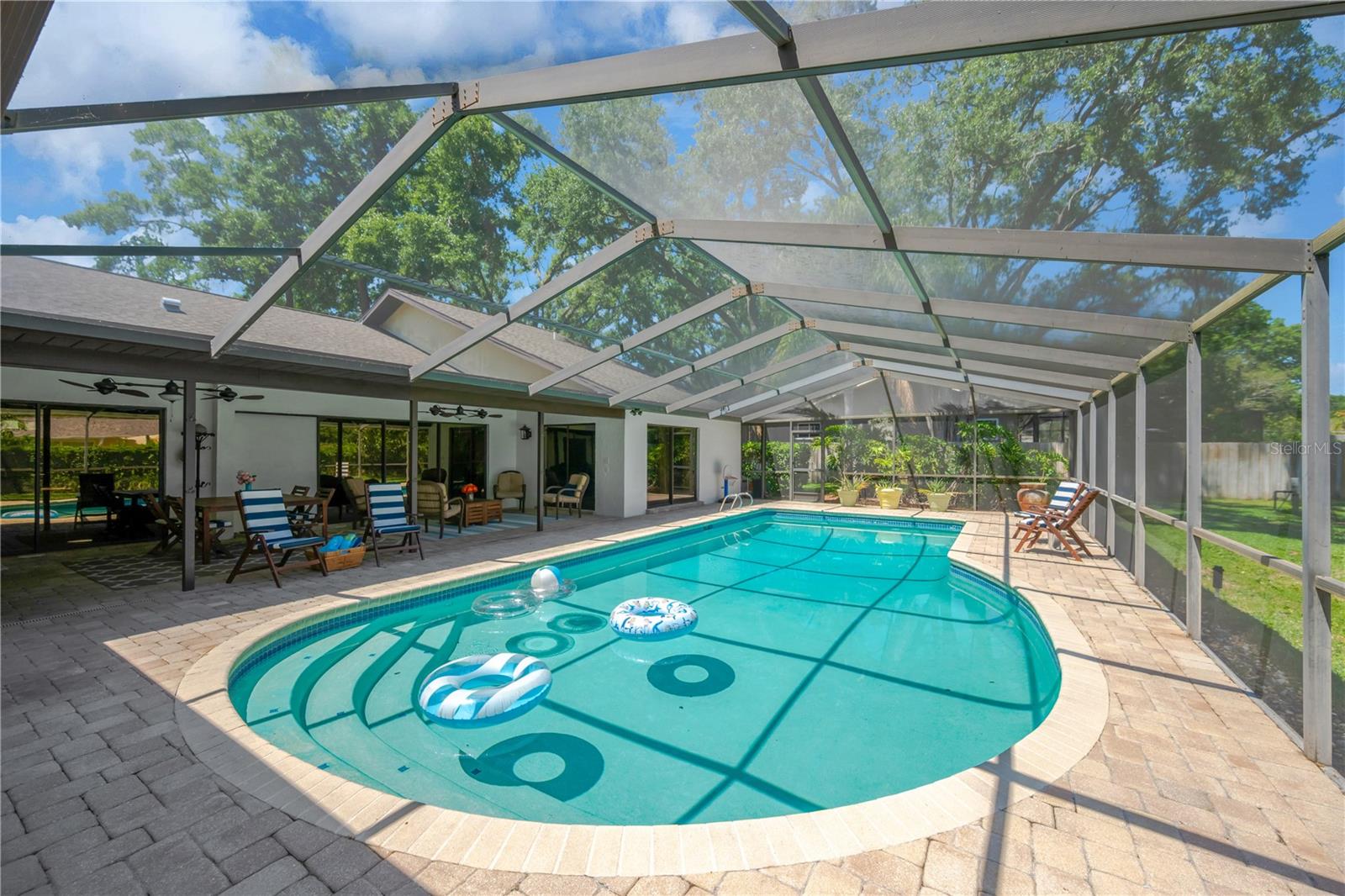 1007 Morfield Lane