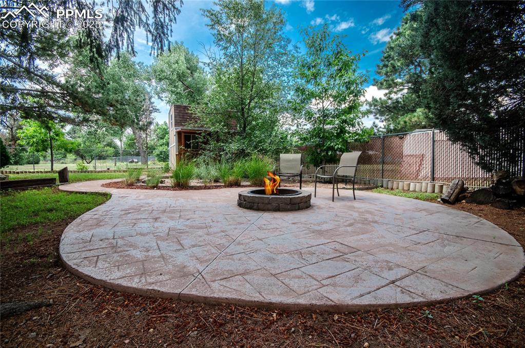 3620 E Cresta Loma Circle