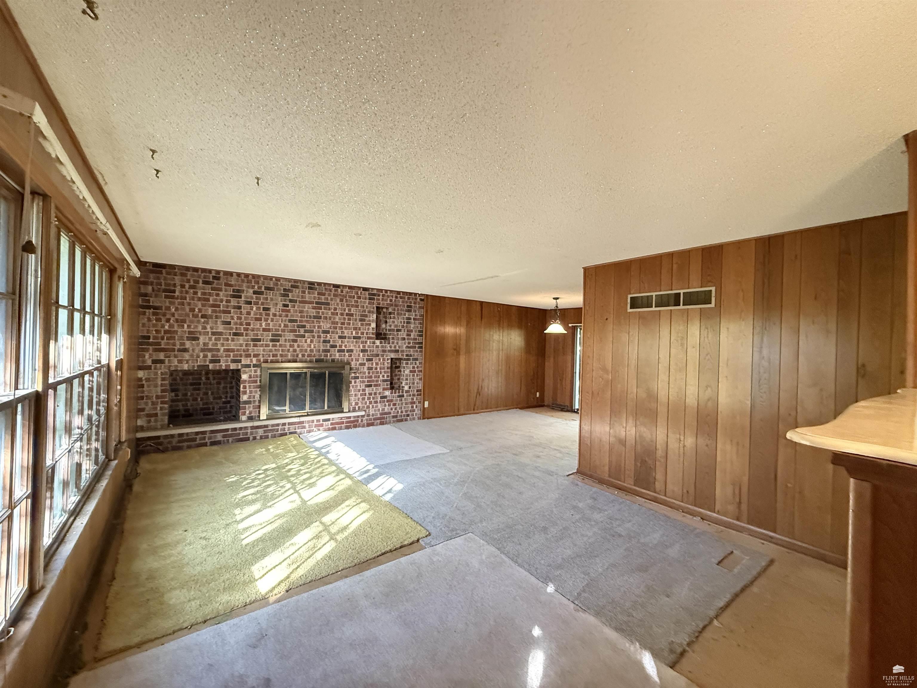 3030 Sunnyside Drive