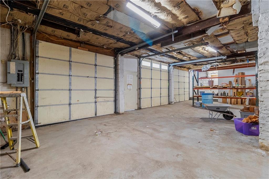 1119-1125 Merriam Lane