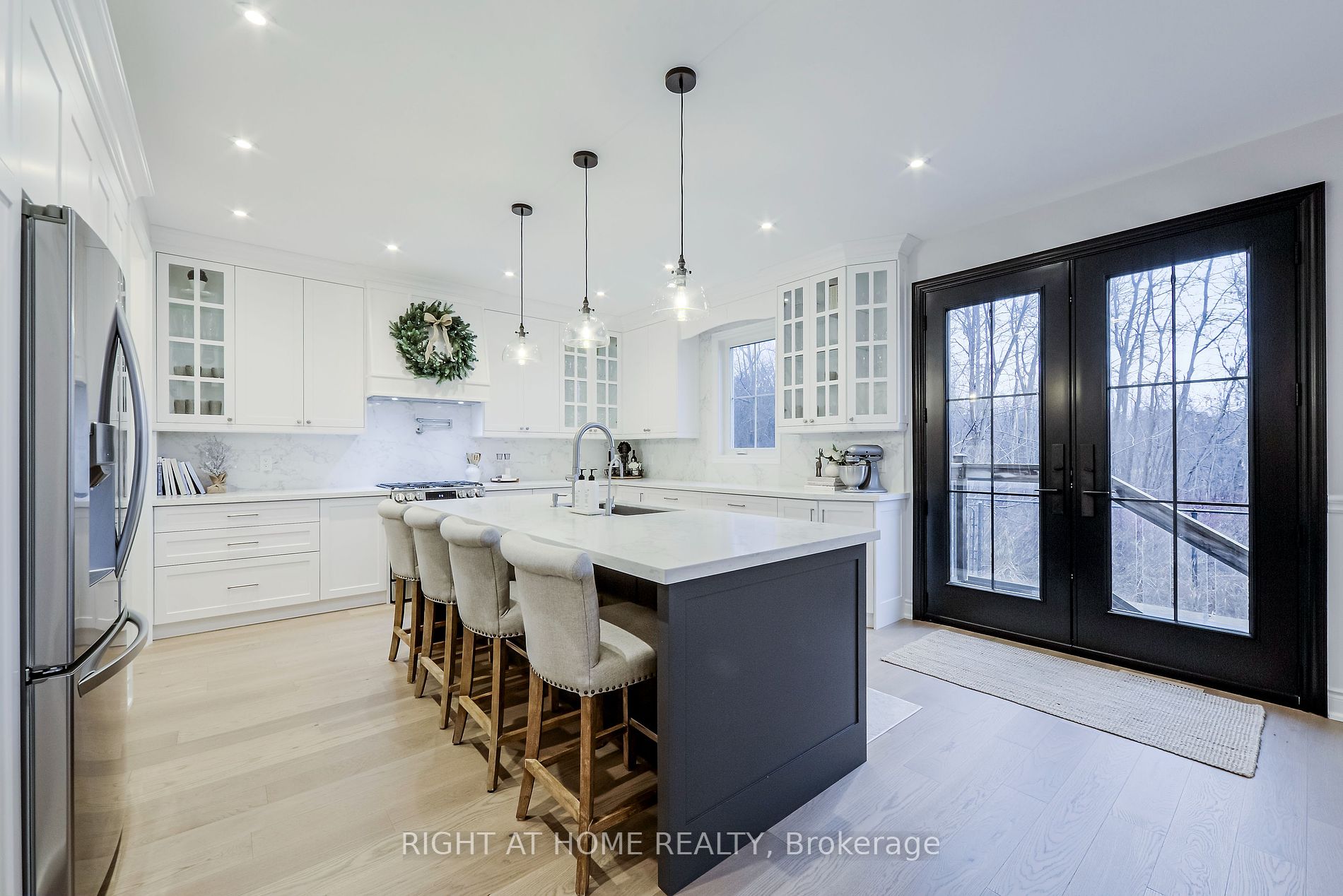 10 Little Rouge Circ