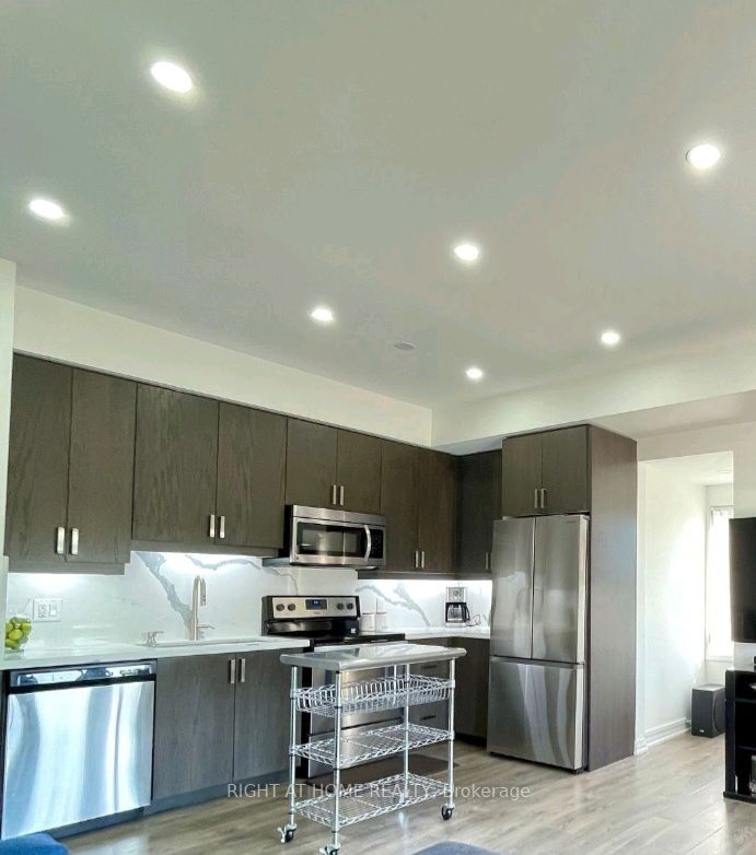 1 E Beckenrose Crt 2