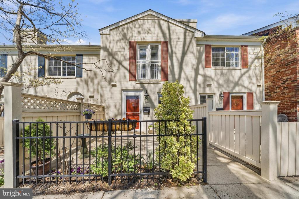 1589 N Van Dorn Street B