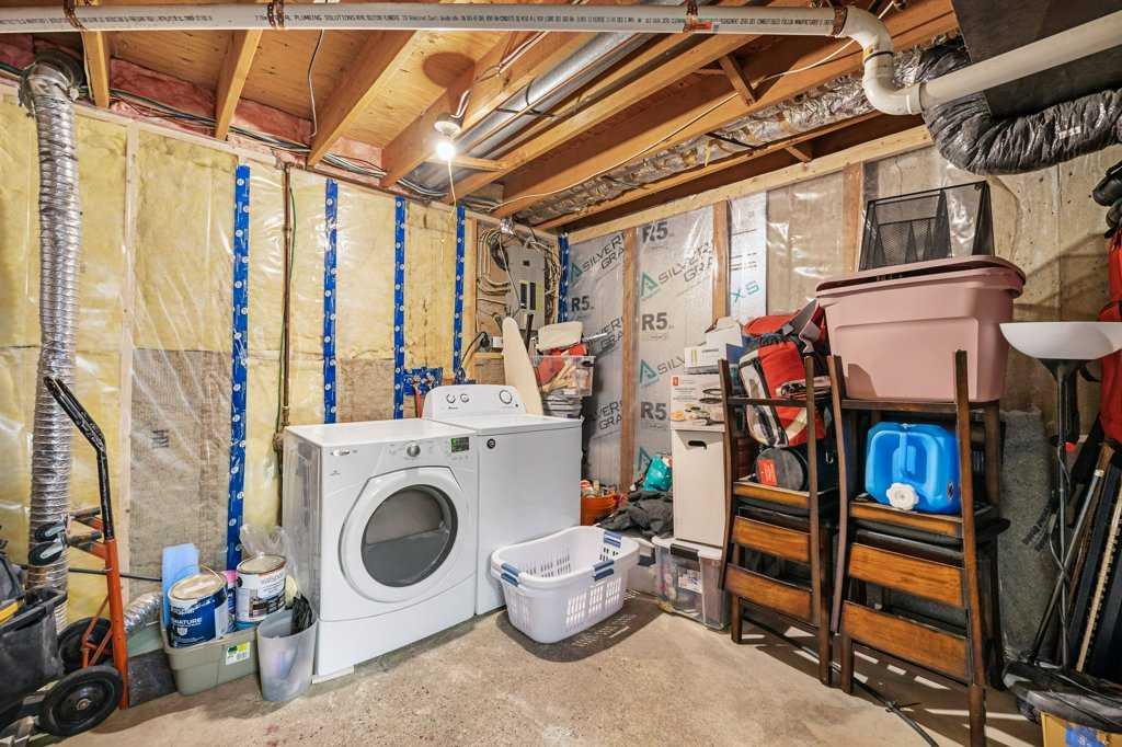 3 Falsby Place NE