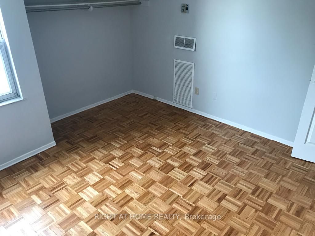 20 Edgecliff Golfway N/A 1403
