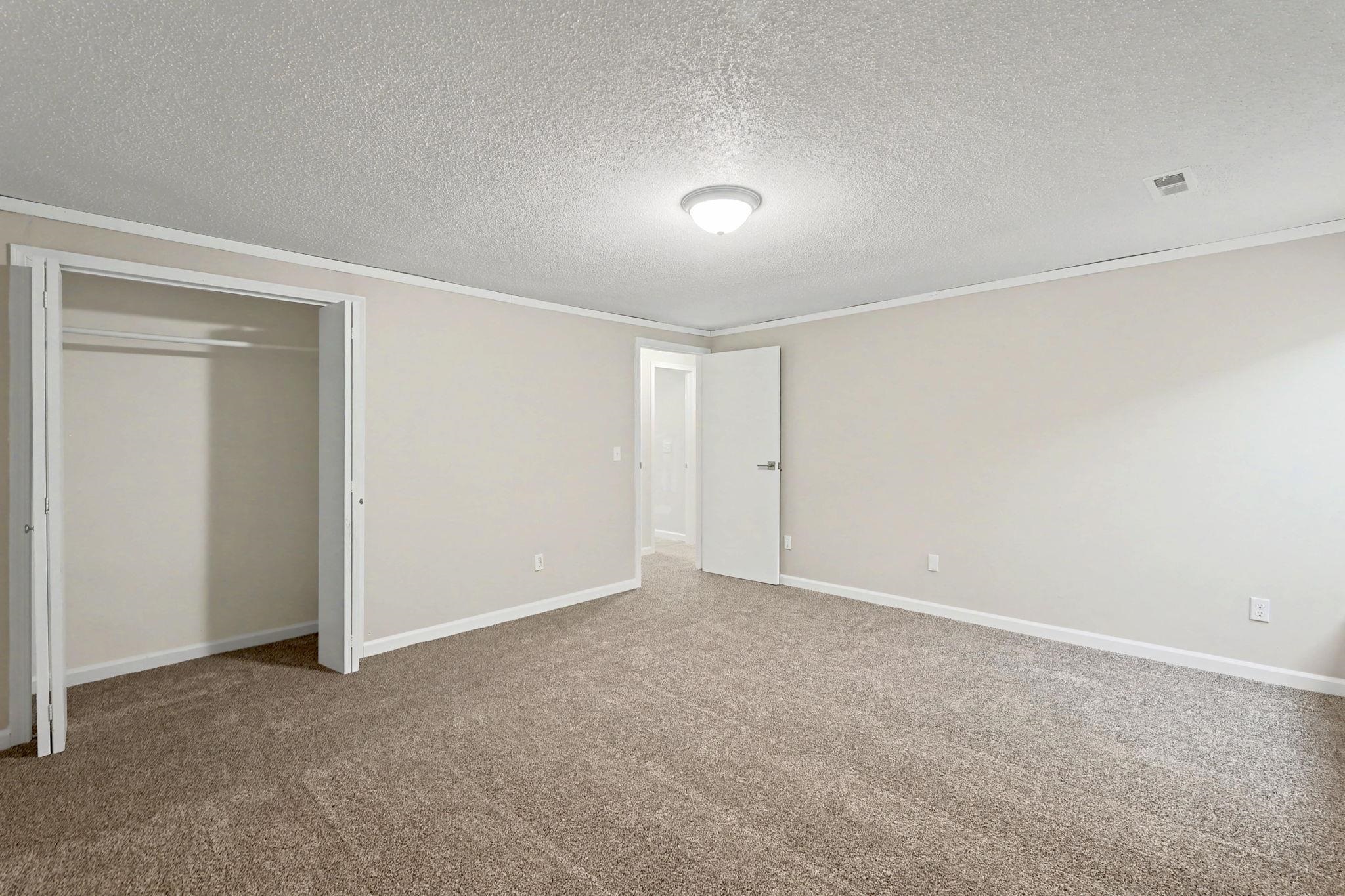 1813 N Pine Grove St