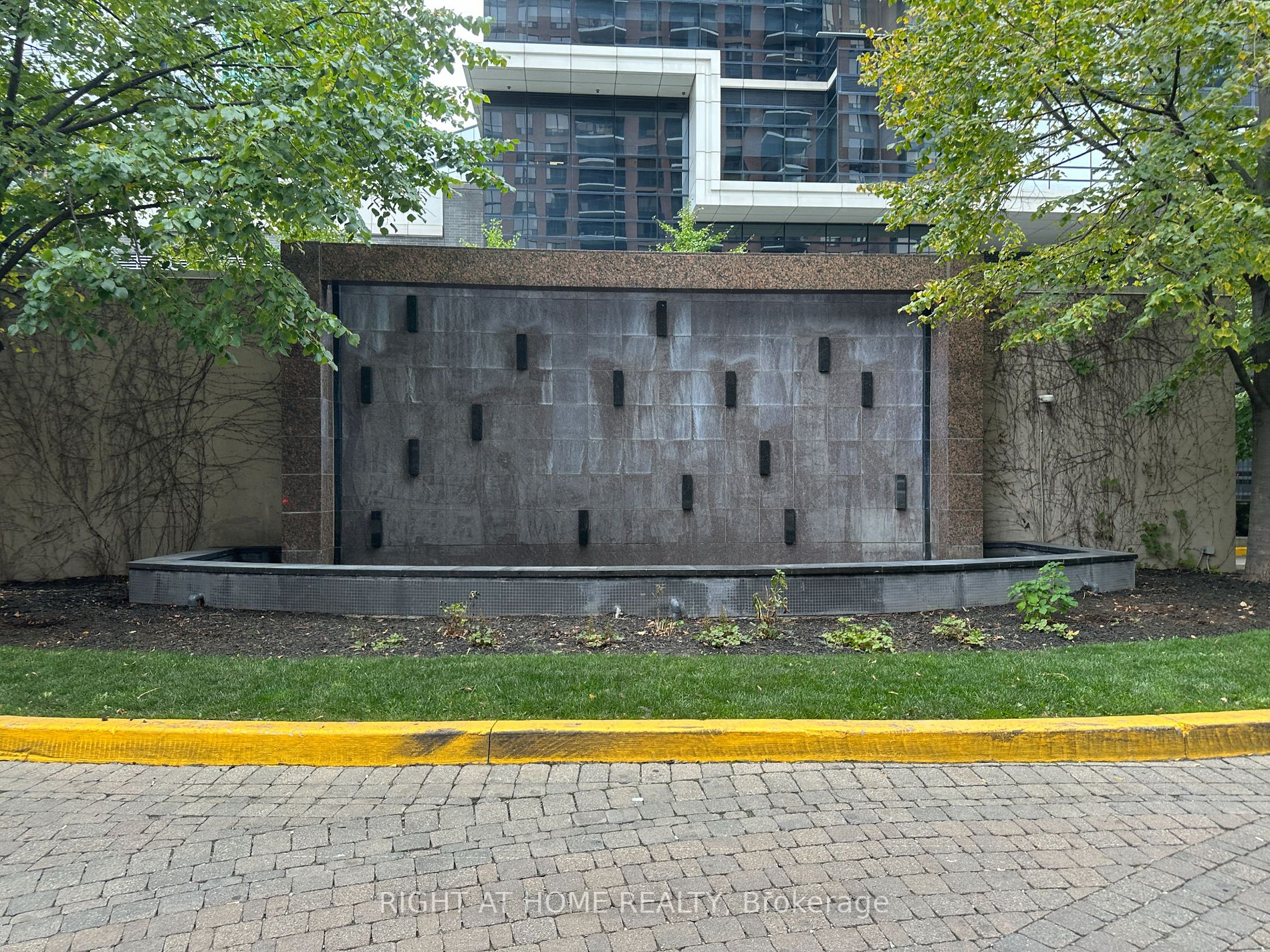 33 E Sheppard Ave 1205