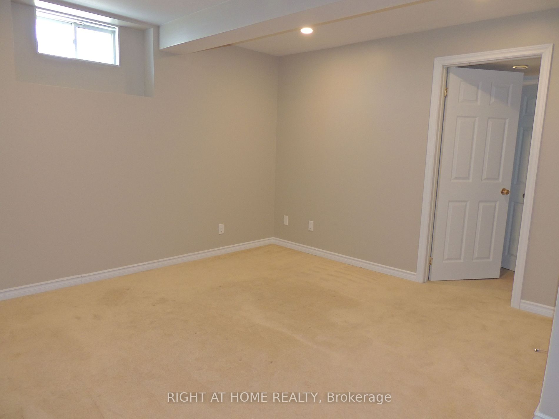 46 Lougheed Rd