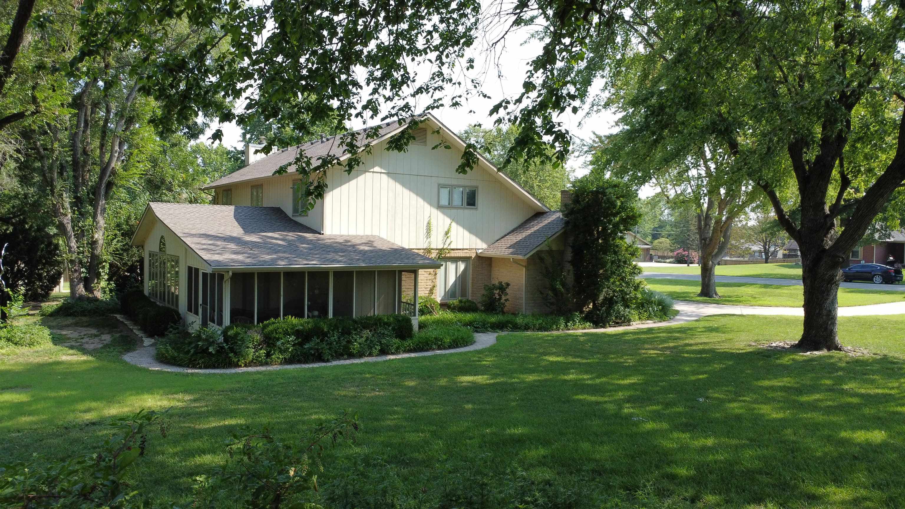 2305 N Squirrel Run