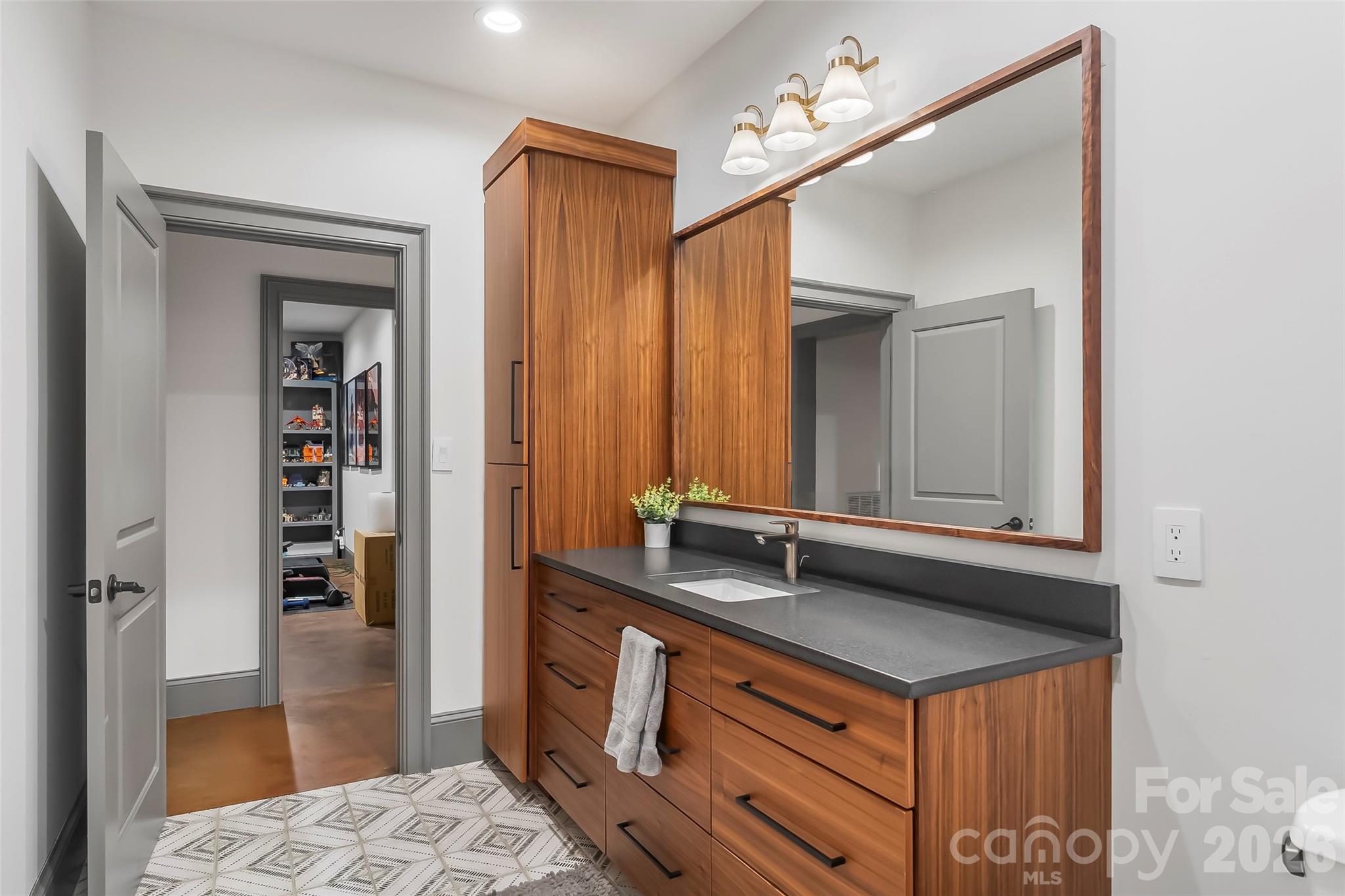 5069 Lighthouse Court