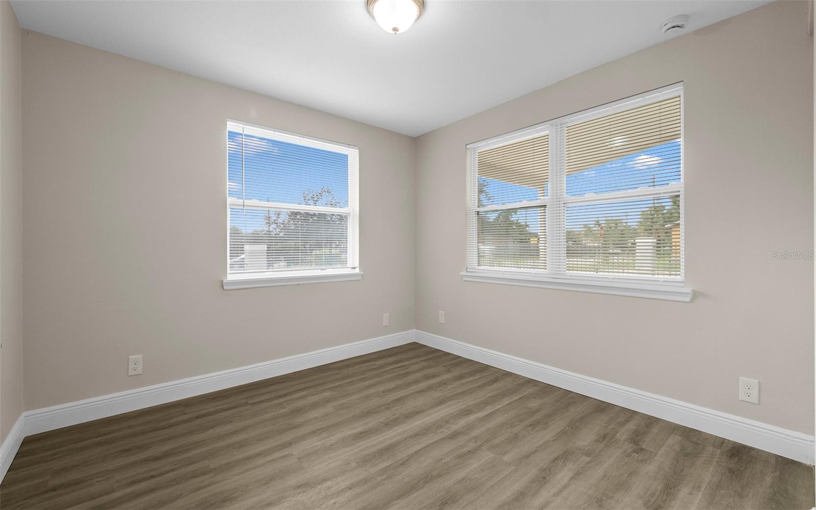 3601 E Giddens Avenue