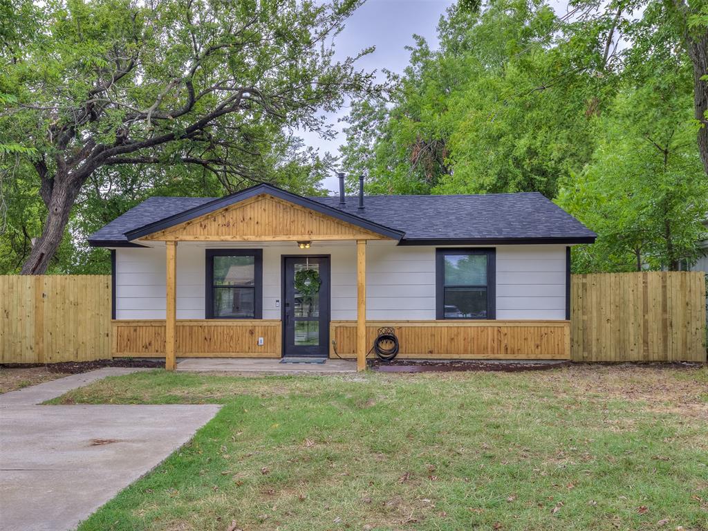 Check out this newer remodel! Newer roof, windows, flooring, interior and exterior paint, kitchen cabinets, leather finish granite countertops, tile backsplash, sink,
 bath tub tile surround and floor tiles! Washer and dryer stay. This super cute home is conveniently located in the heart of Norman - one mile from Norman Regional
 Hospital, 2.6 miles to the OU Stadium, minutes away from shopping and eateries. MUST SEE. Available Jan 1st