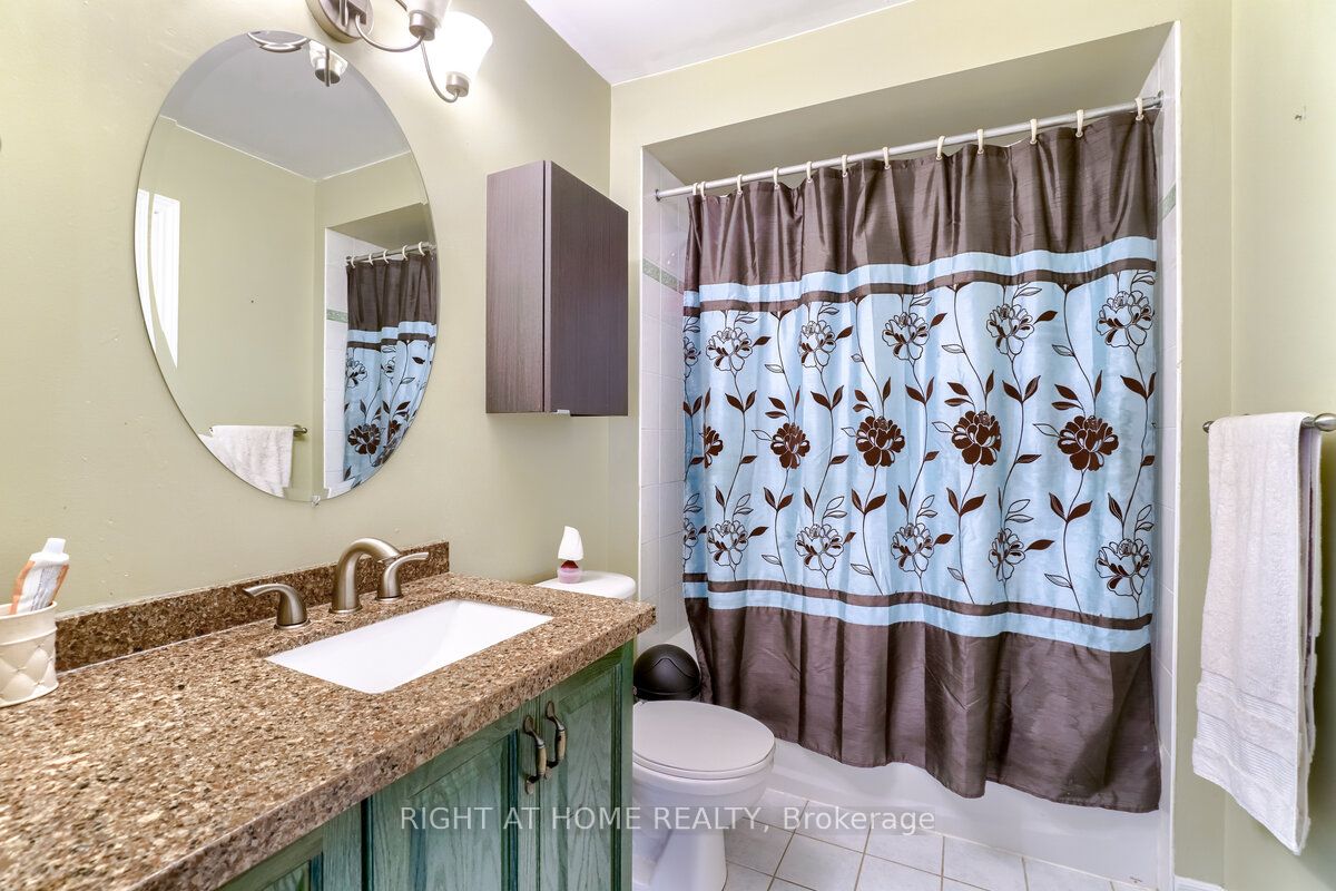 3020 Hawktail Cres L5M 6W3