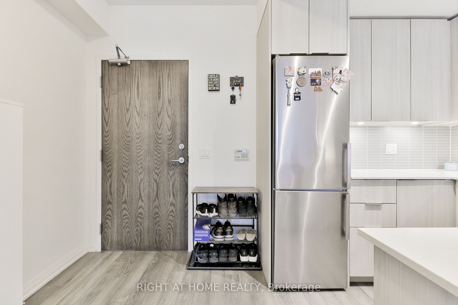 99 Eagle Rock Way 832