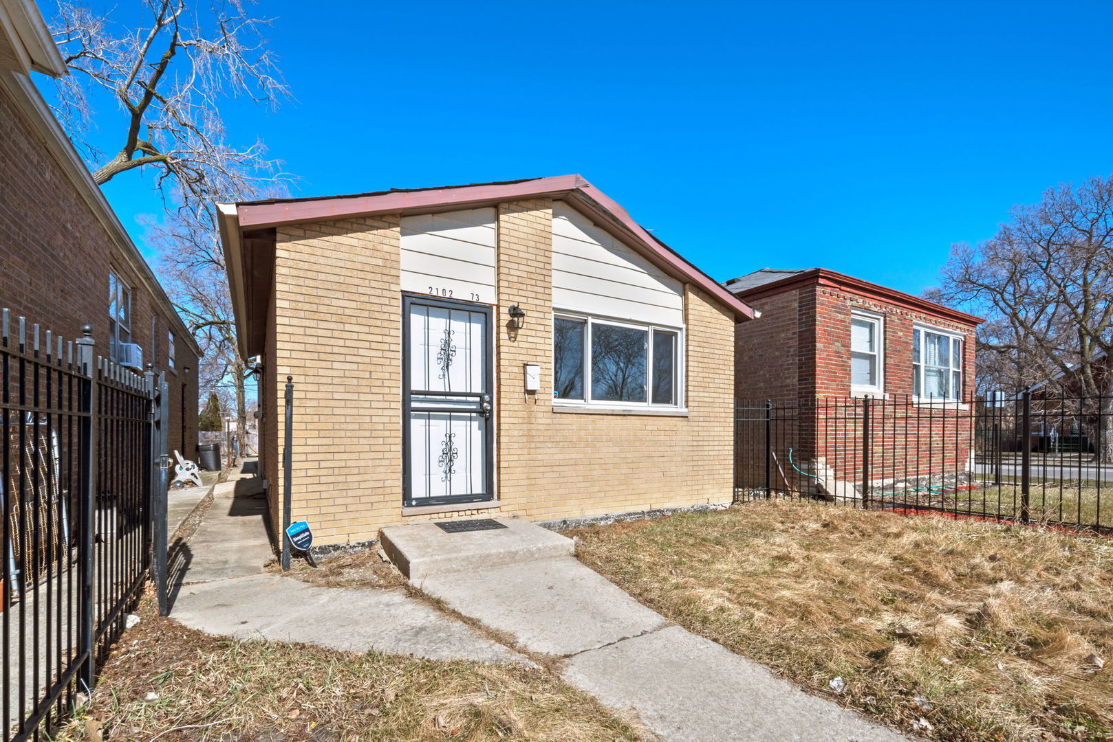 2102 W 73rd Street