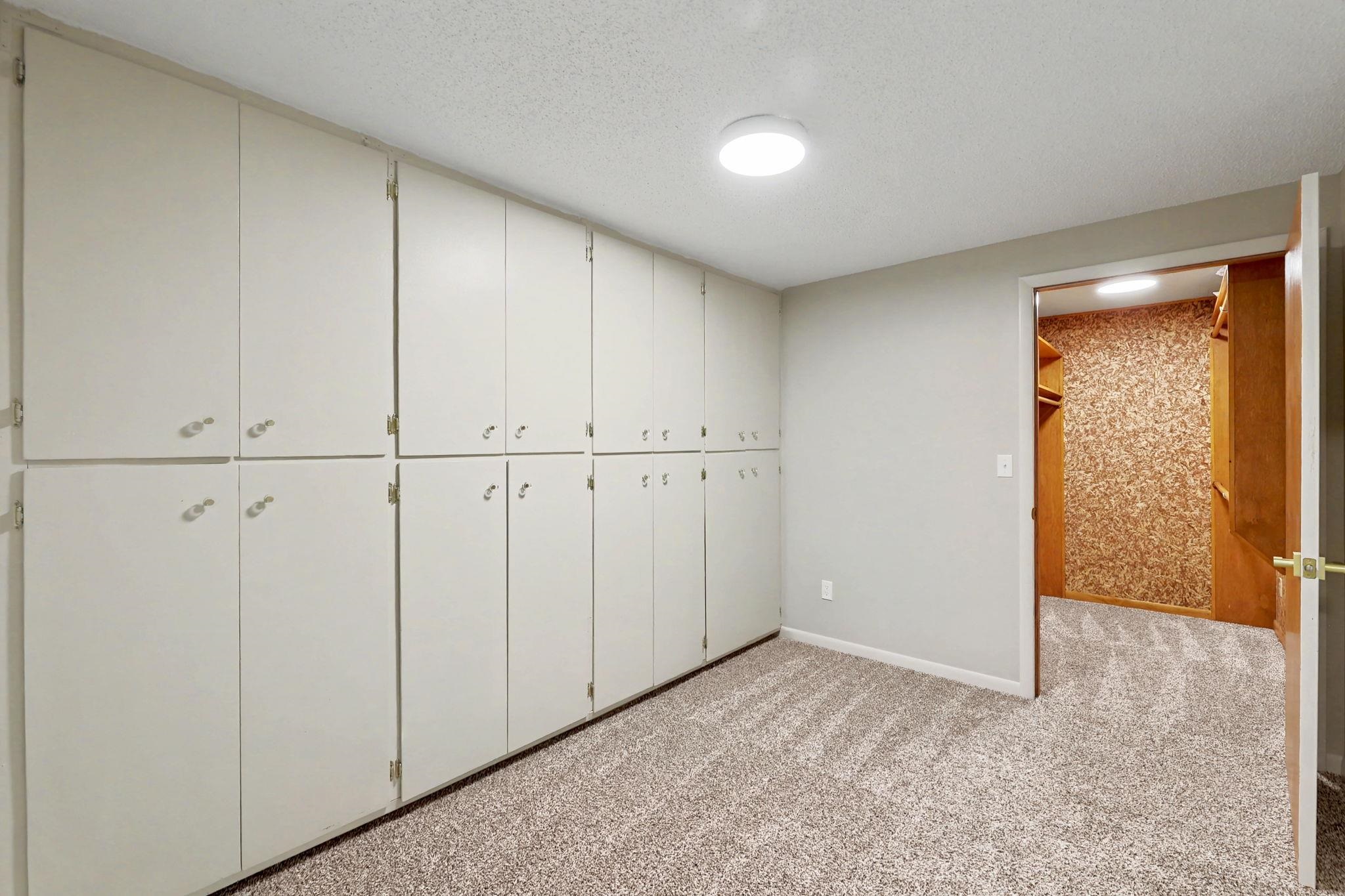 2222 W Greenfield St