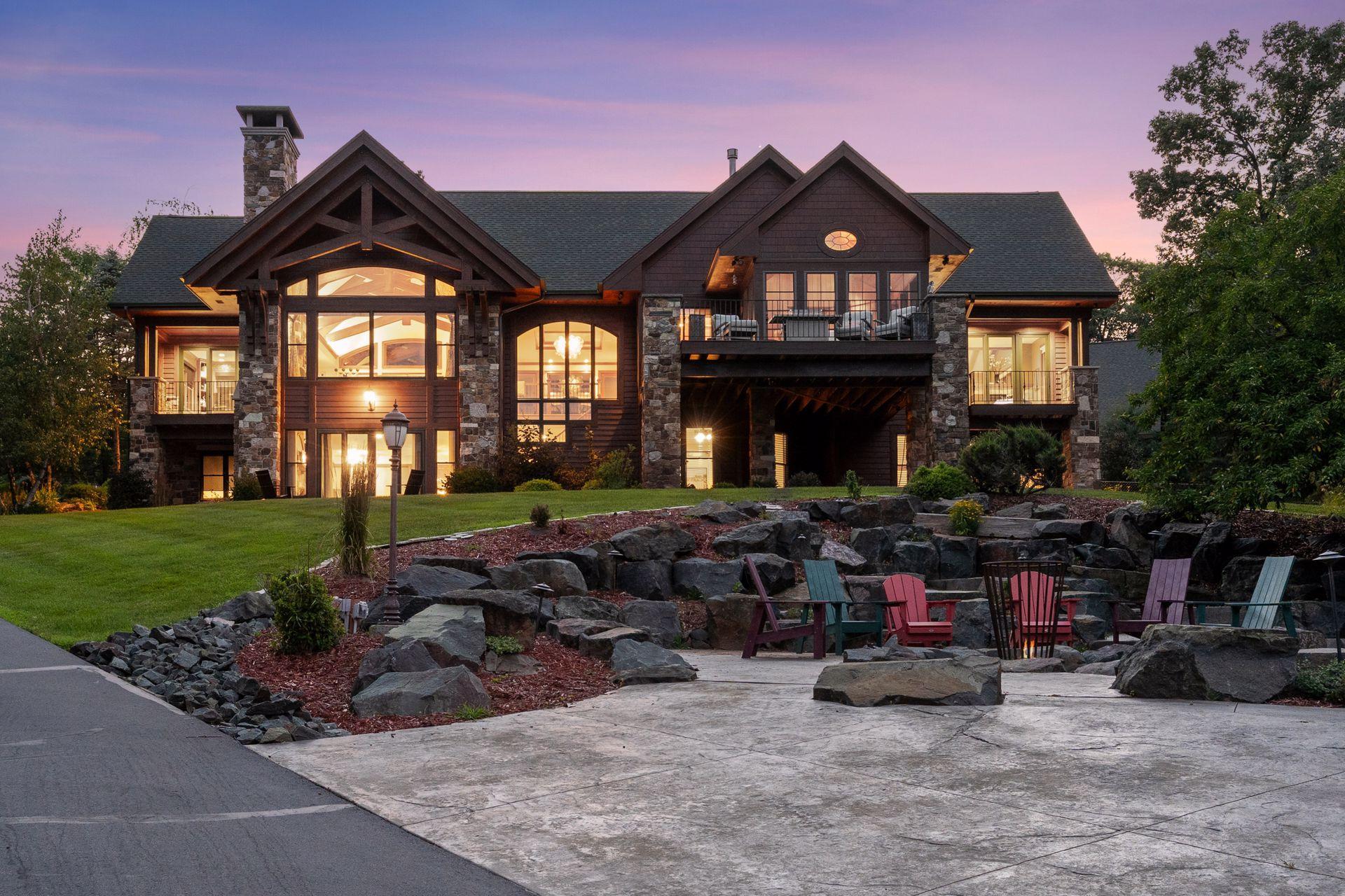 2534 Stagecoach Trail S