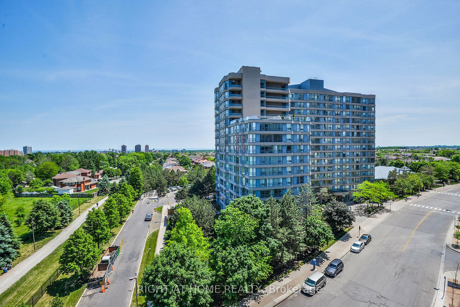 223 Webb Dr 202