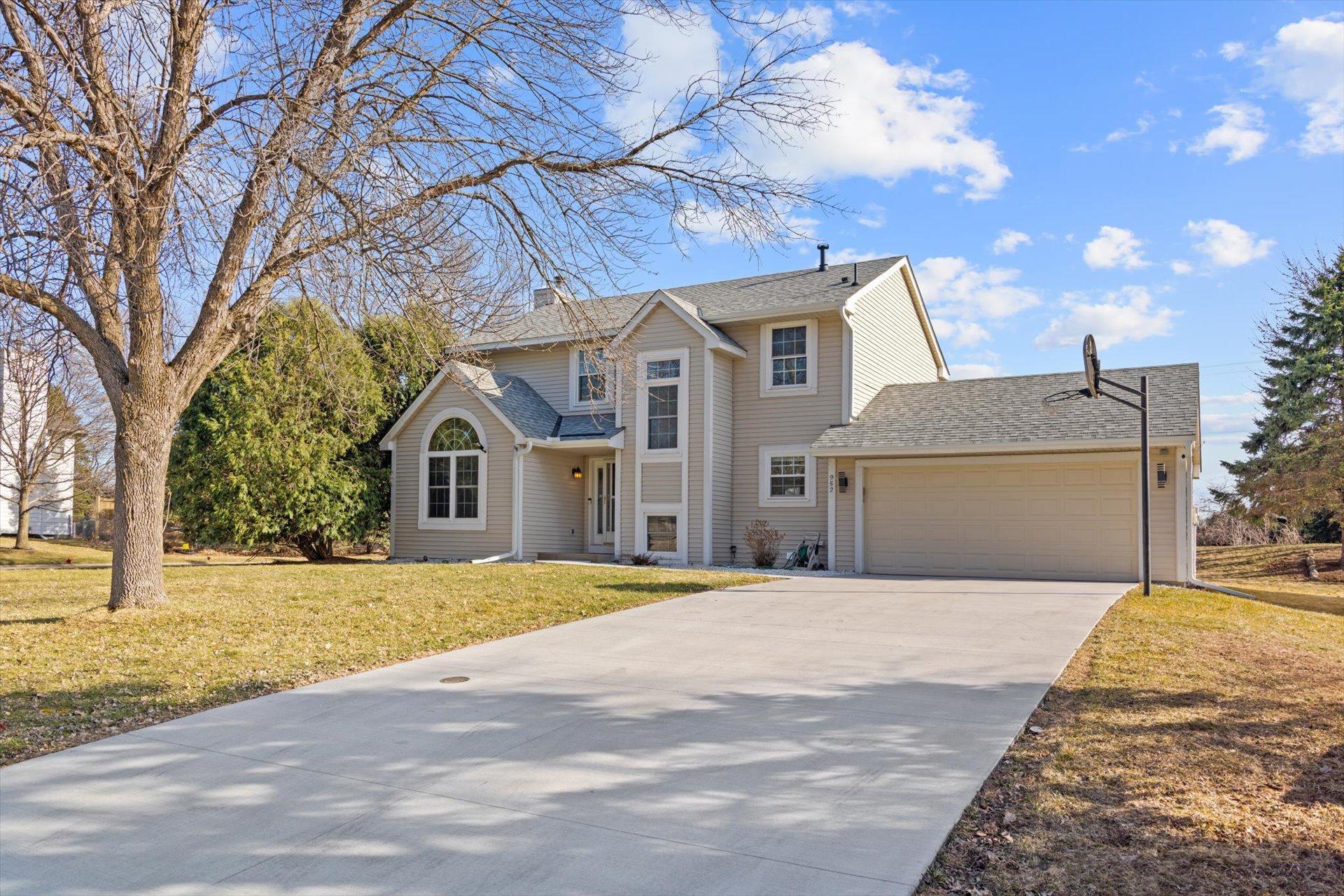 Central picture of website