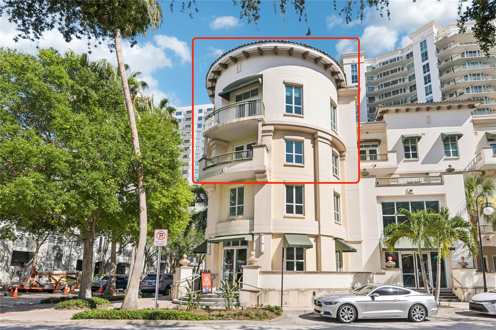 Experience premier downtown Tampa living in this rare 2-story corner casita at The Plaza on Harbour Island. With nearly 1,800 square feet, this residence offers a blend of elegance, privacy, and convenience. Located on the amenities level, you're just steps from the newly renovated resort-style pool deck. The open-concept layout is filled with natural light, showcasing spacious living and dining areas perfect for entertaining. The gourmet kitchen includes high-end appliances, granite countertops, and modern cabinetry. Both bedrooms offer en-suite baths, with the master suite featuring a private balcony, walk-in closet, and spa-inspired bath. A bonus room downstairs makes an ideal home office. Enjoy direct access to two dedicated parking spaces on the unit level—a rare convenience. Just steps from your front door, an elevator offers quick access to the ground level, making this home especially ideal for pet owners. As one of the most private homes in the building, you’ll also benefit from the vibrant Harbour Island lifestyle—just minutes from Water Street, Sparkman Wharf, the Florida Aquarium, and Ybor via the TECO Streetcar. This unique residence is a true gem! Schedule your private showing today.