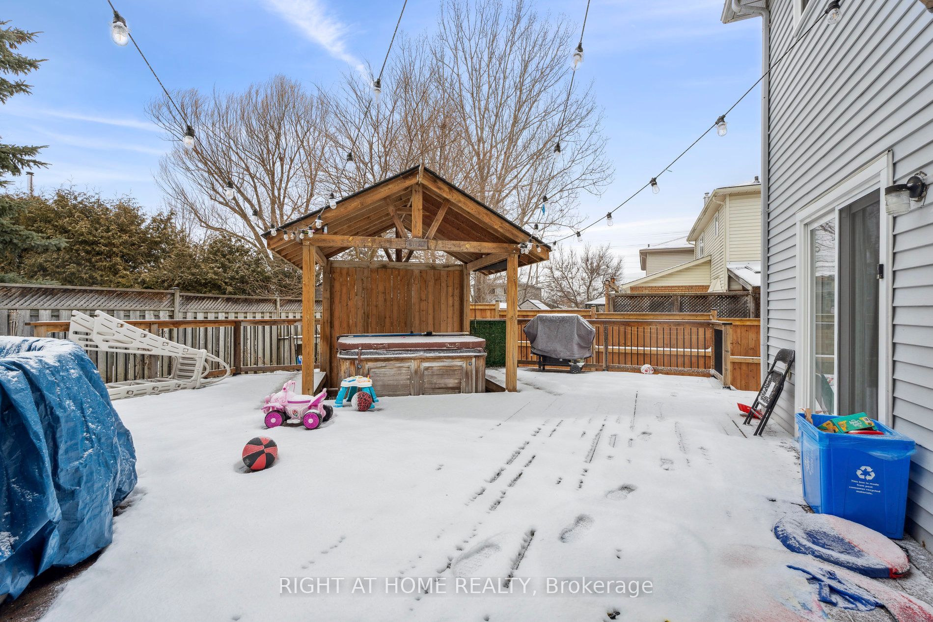 200 W Livingstone W St