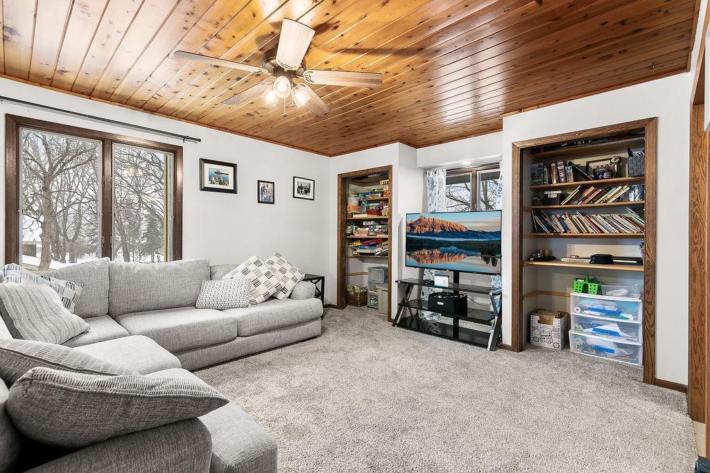 220 16th Avenue SE
