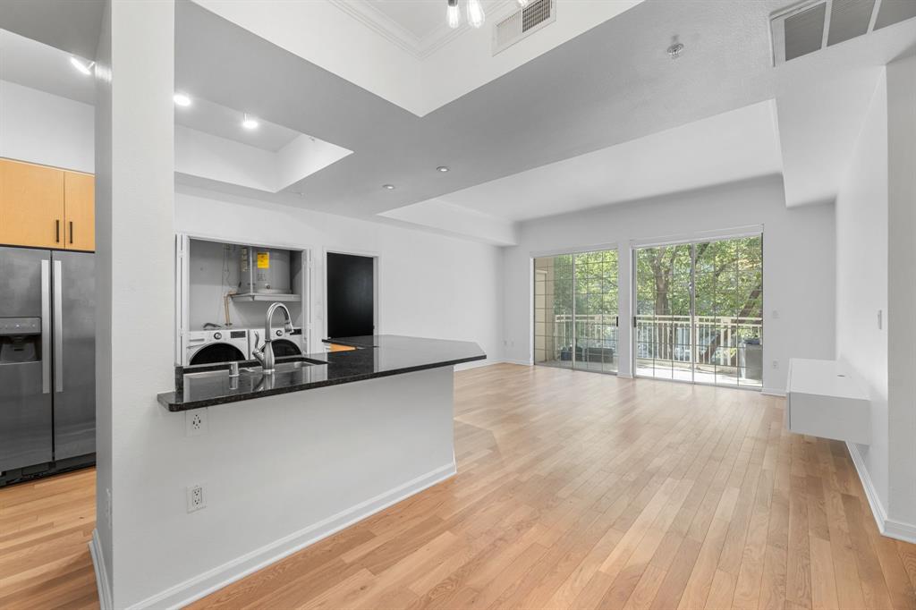 3225 Turtle Creek Boulevard 120