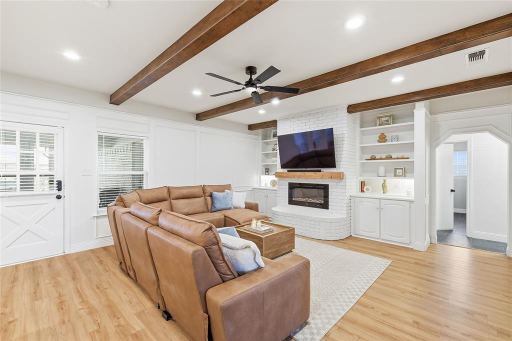 5008 Lake View Circle