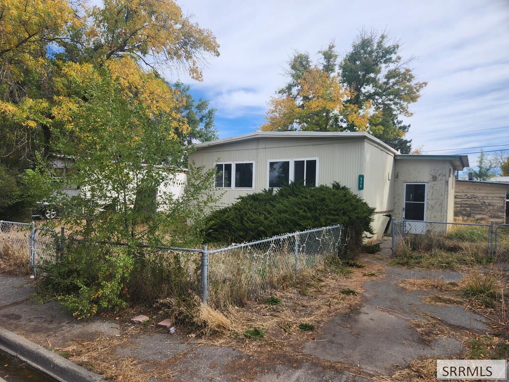 373 N Contor Avenue