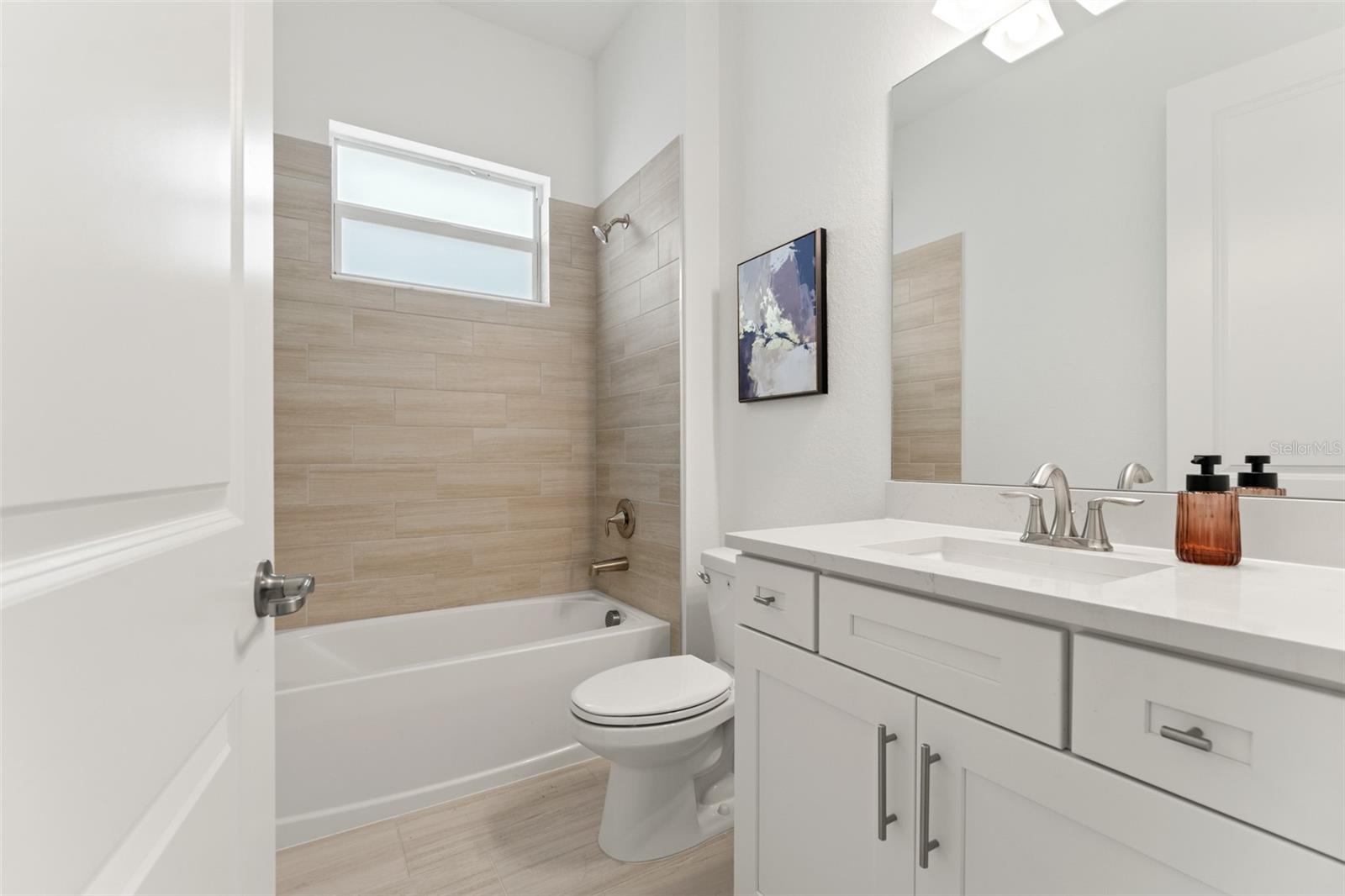 5535 Lightning Whelk Lane