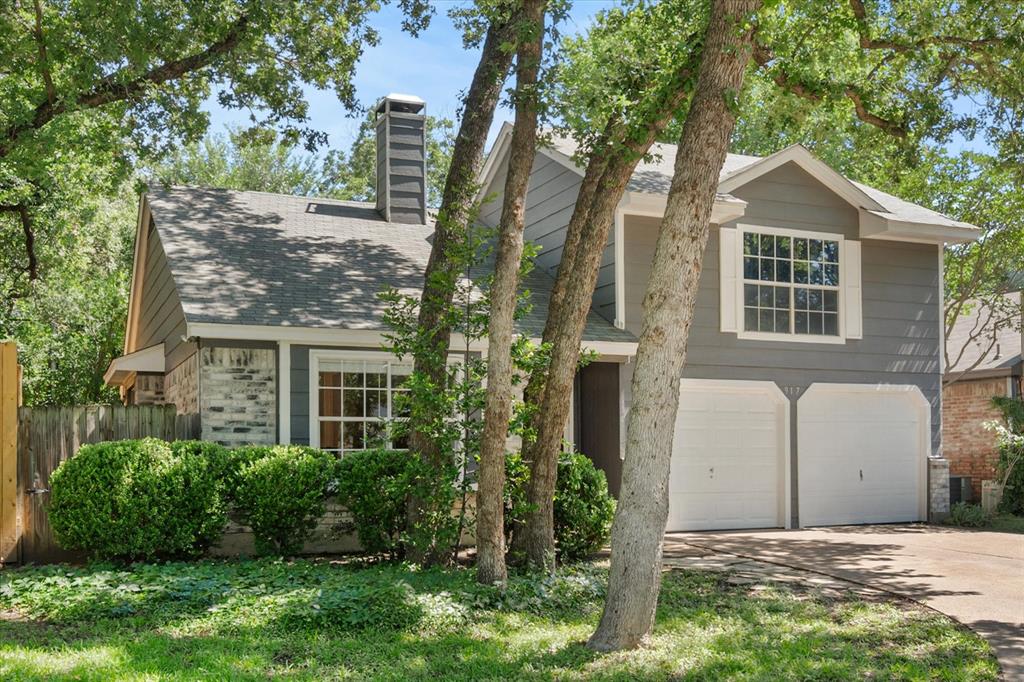 917 W Lovers Lane