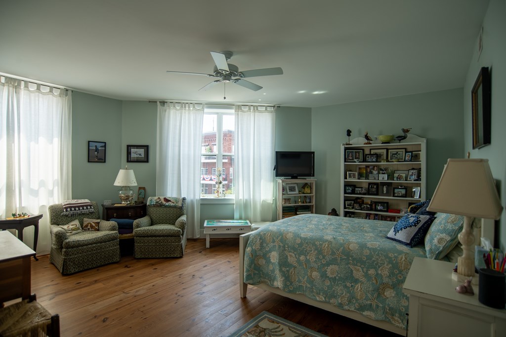 300 Mason Ave 3H