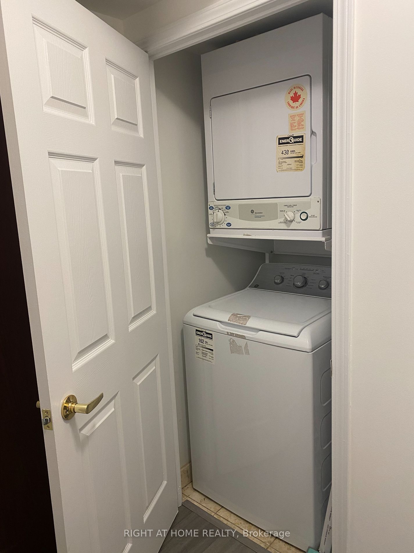 28 Olive Ave 801