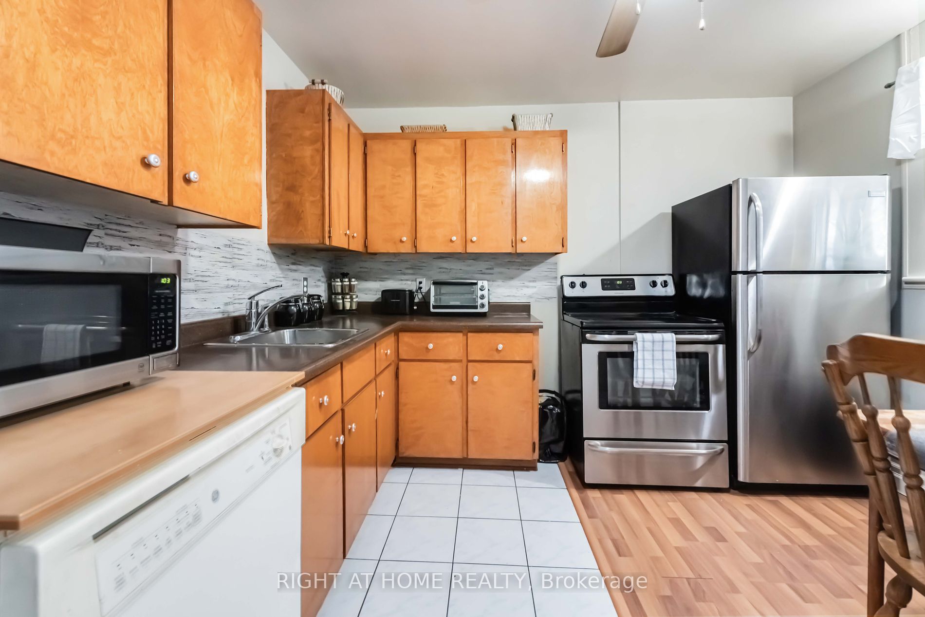 14 S Huxley Ave