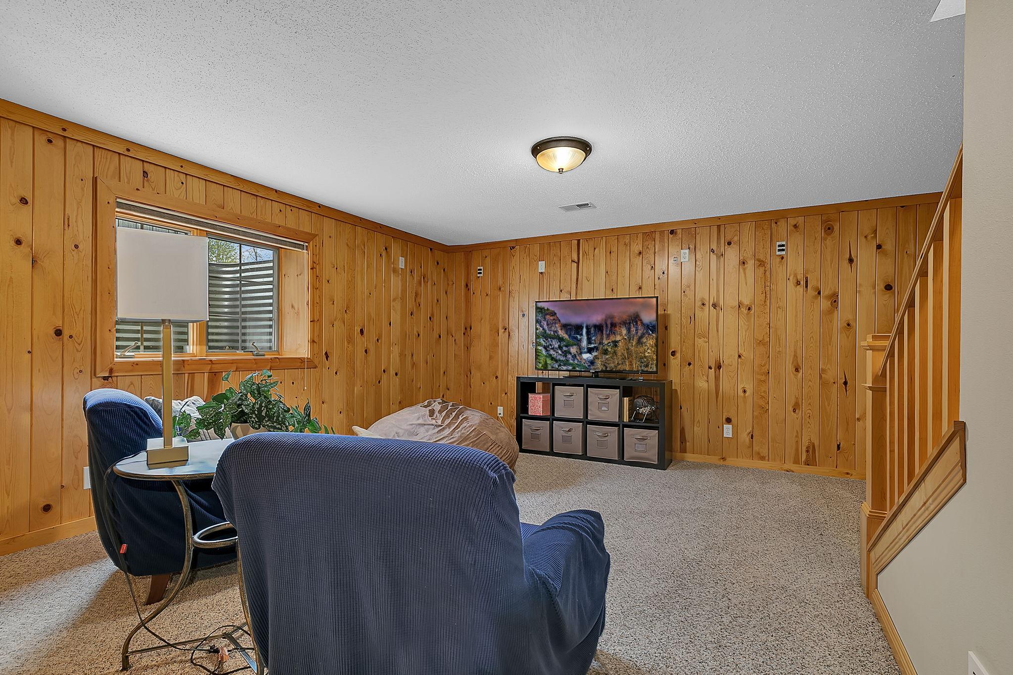 1301 Pondview Lane