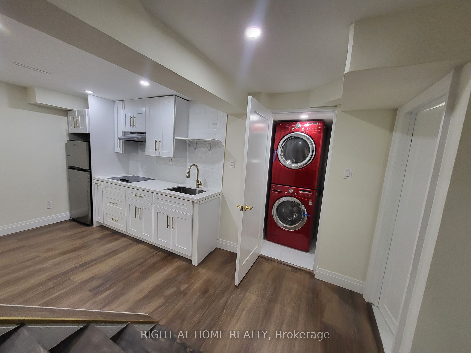 247 Hickling Tr