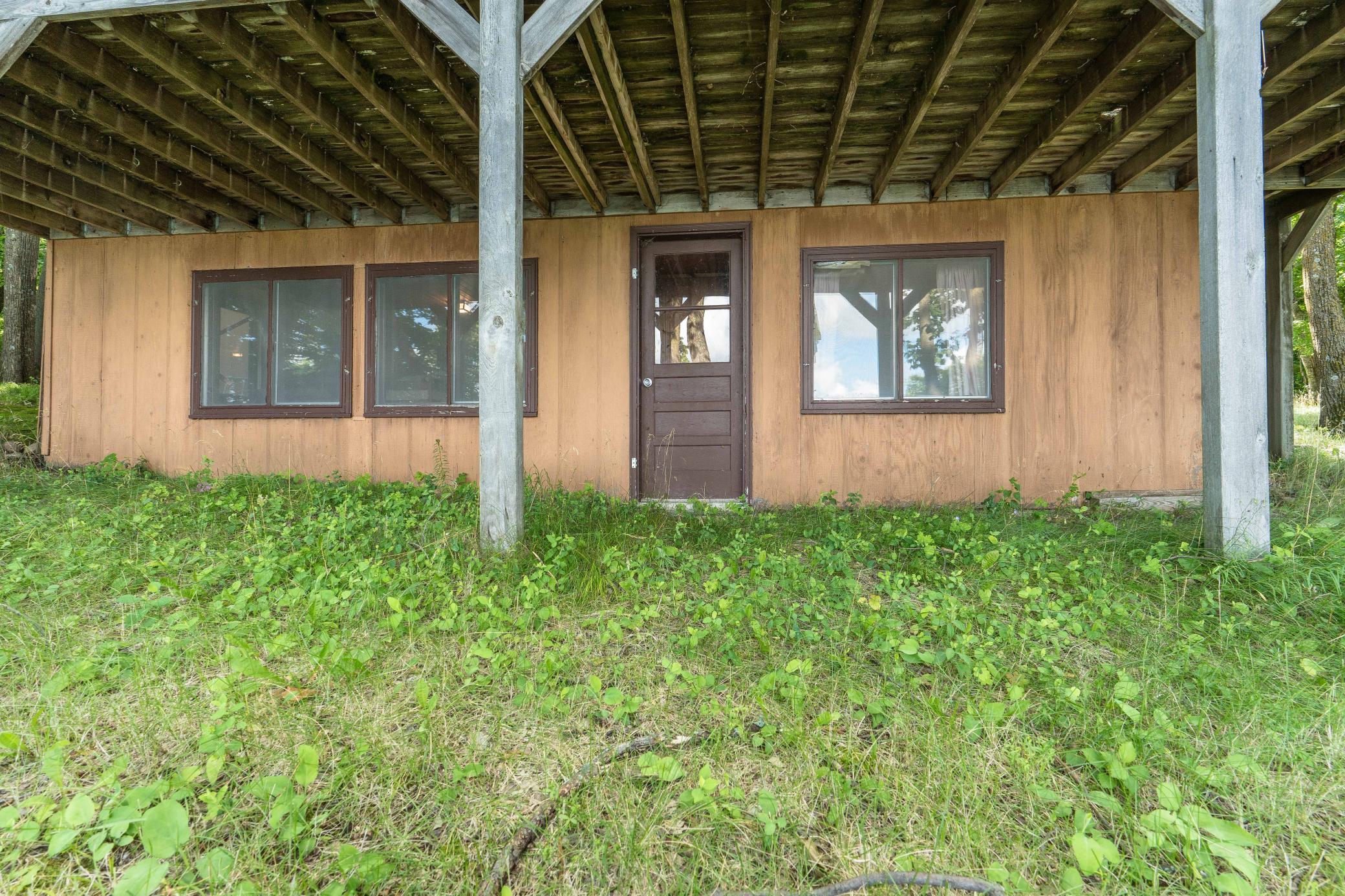 39060 Peninsula Lane