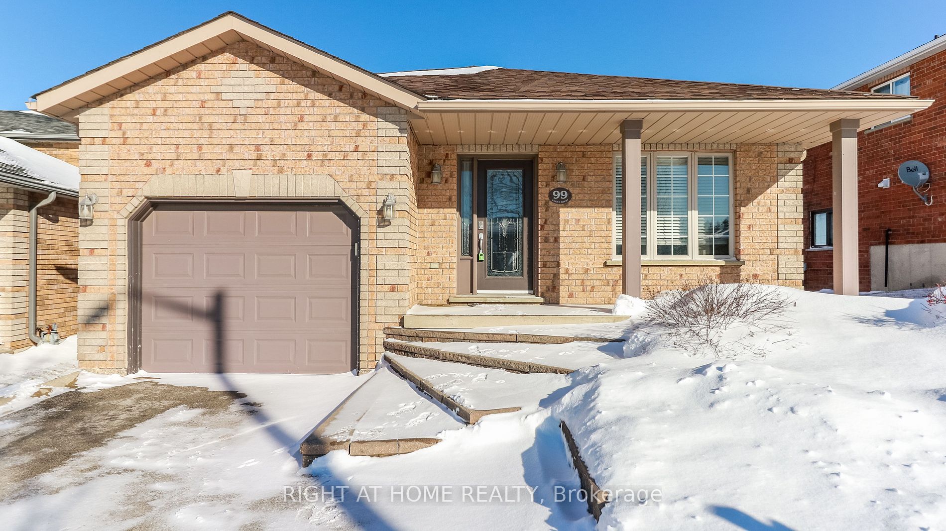 99 Logan Crt