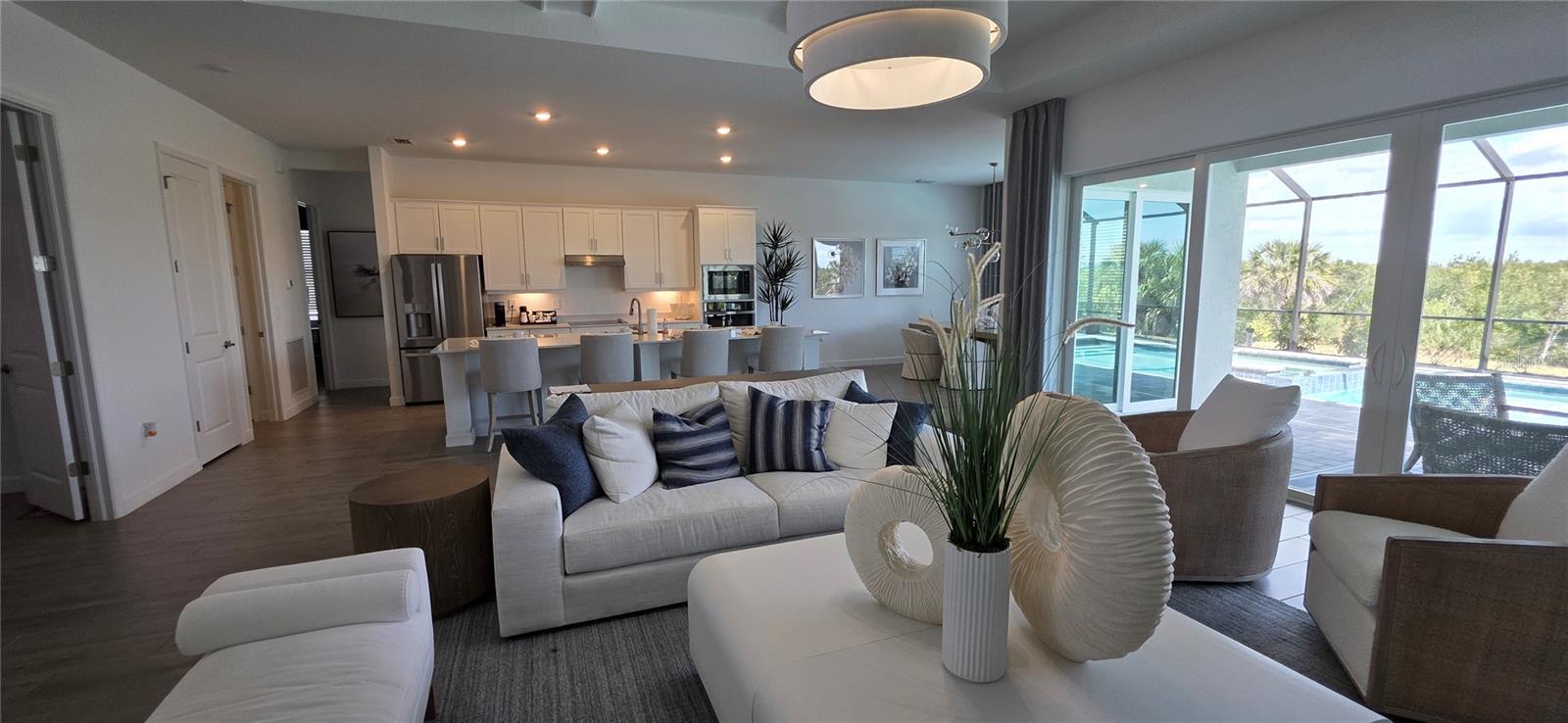 8006 Lakes Edge Lane