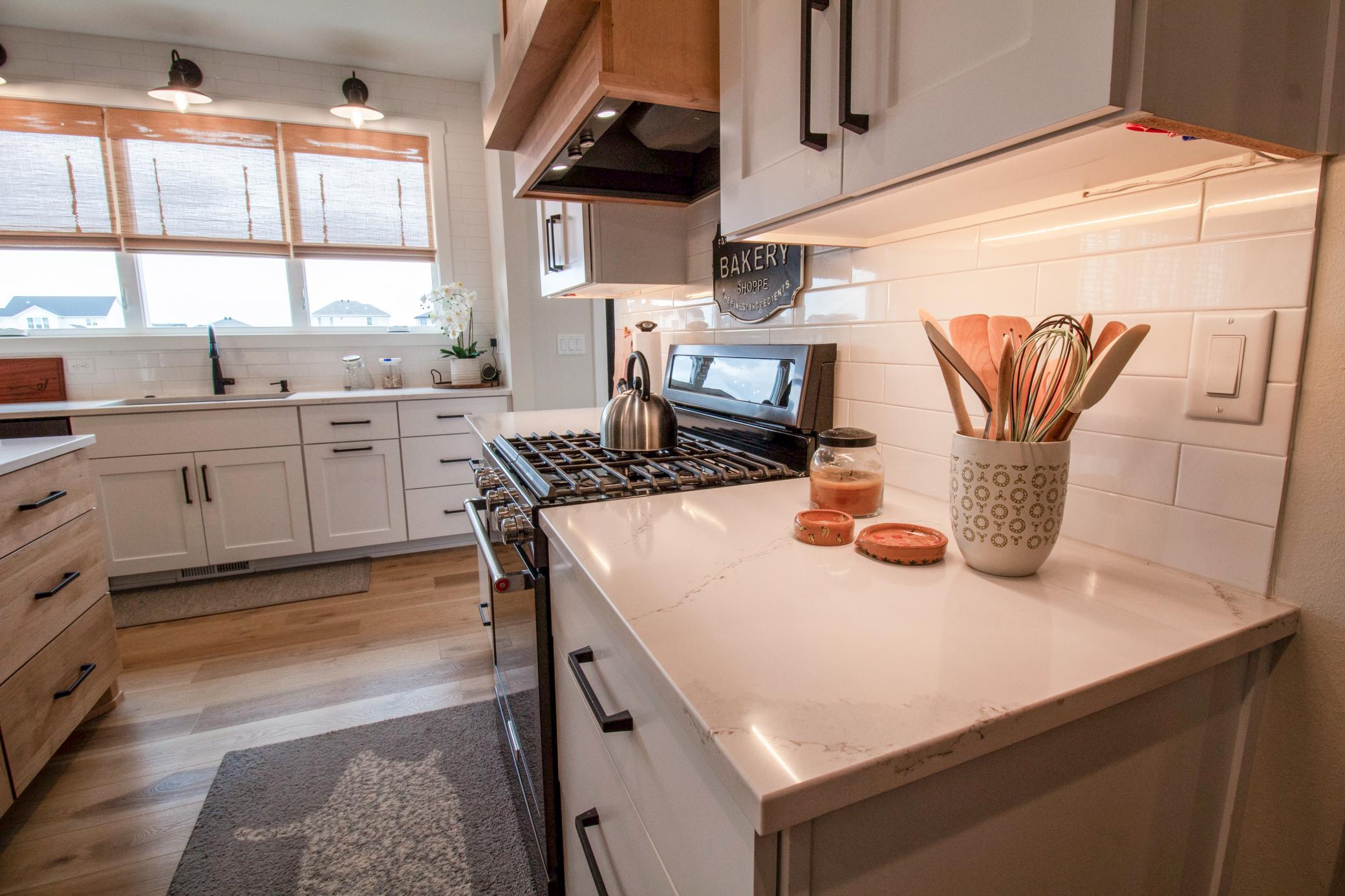 8825 Meadowlark Parkway