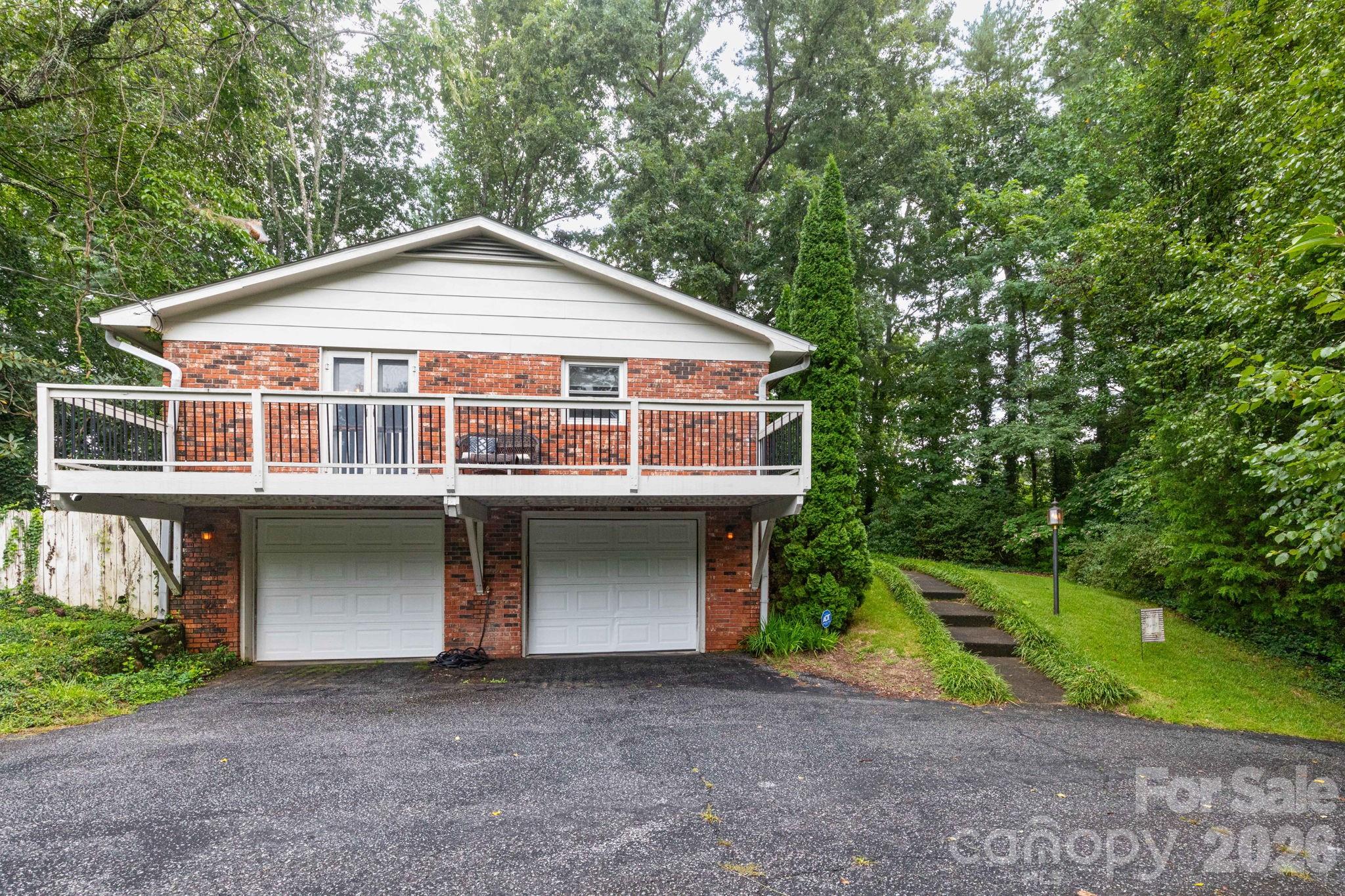 936 Toxaway Drive