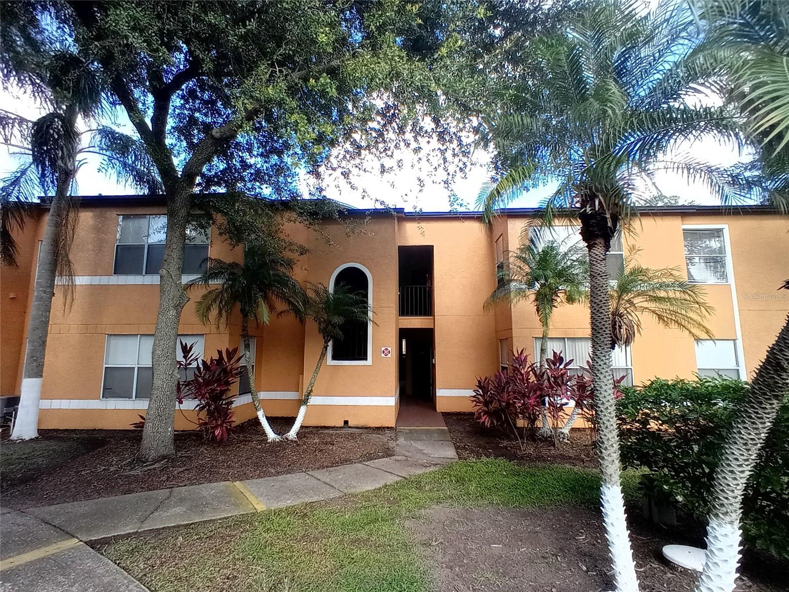 5737 Gatlin Avenue 428