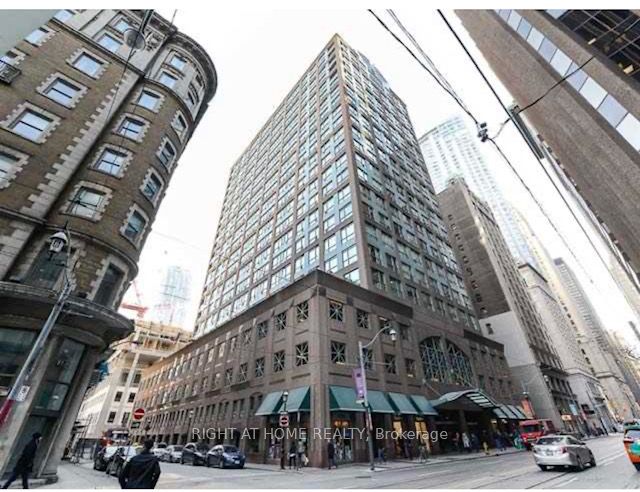 7 E King St 1215