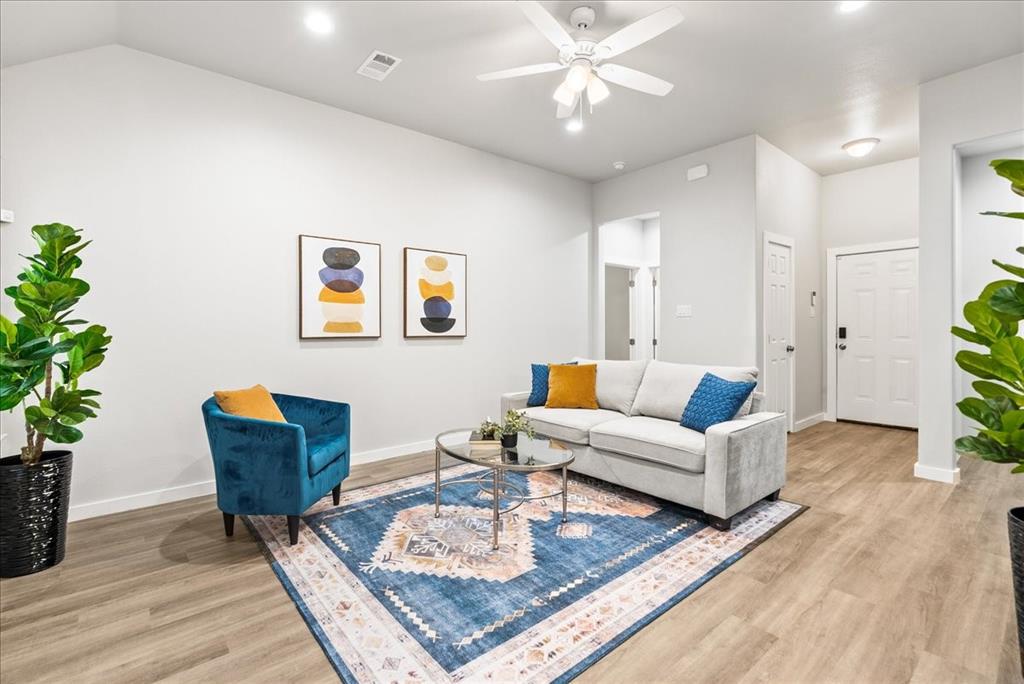 1624 E Collin Street