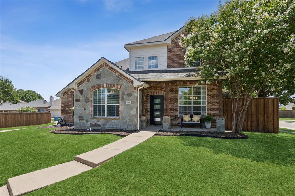 Stunning and Updated Maxwell Creek Pool Home!