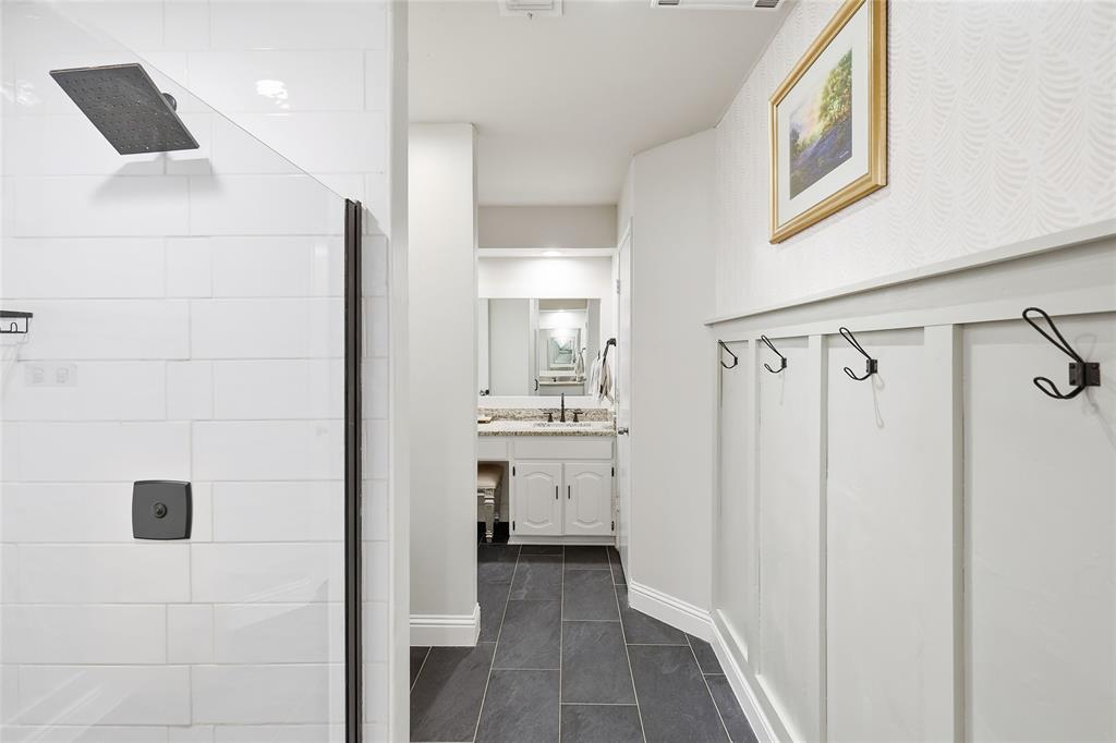 5008 Lake View Circle