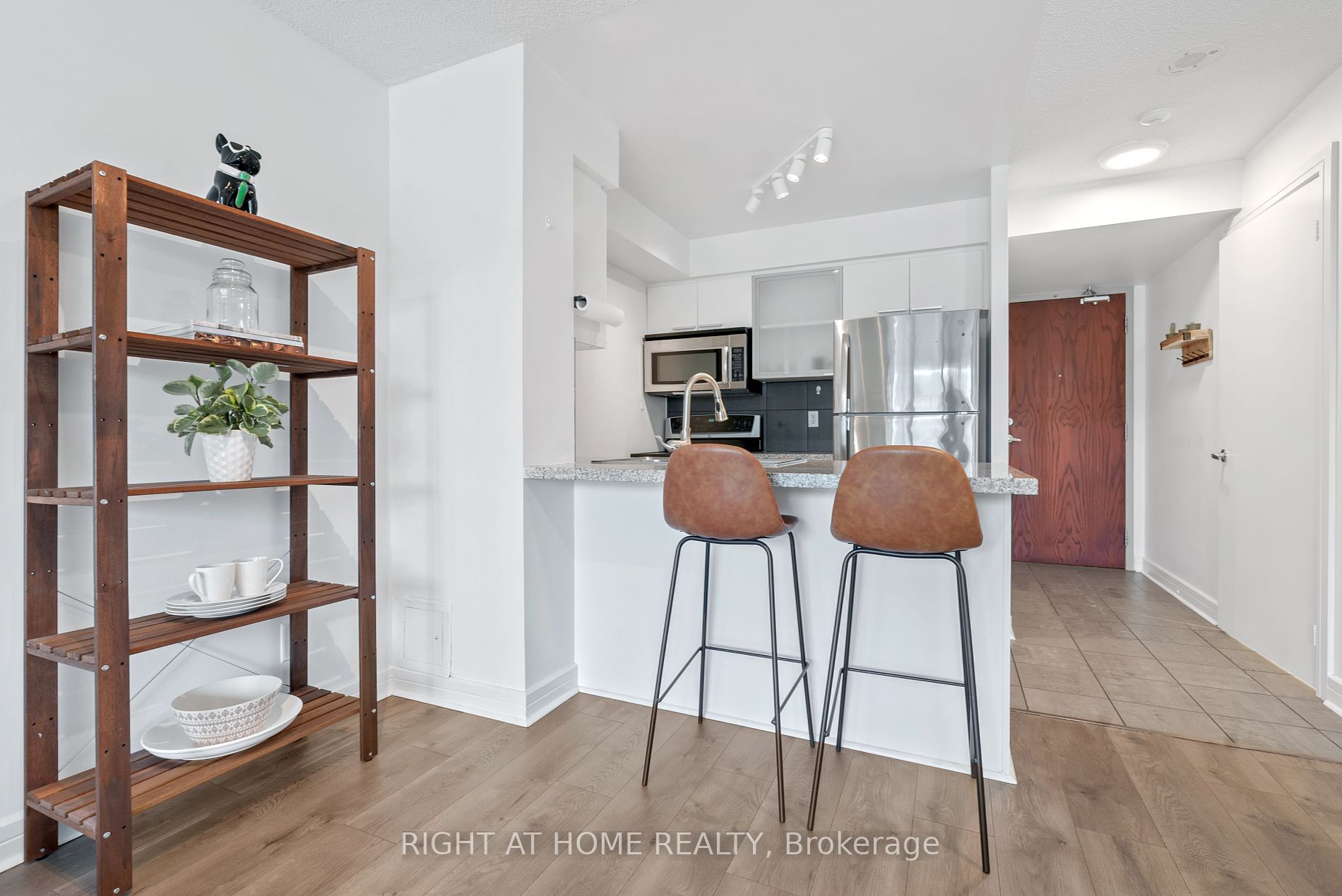 16 Harrison Garden Blvd 209